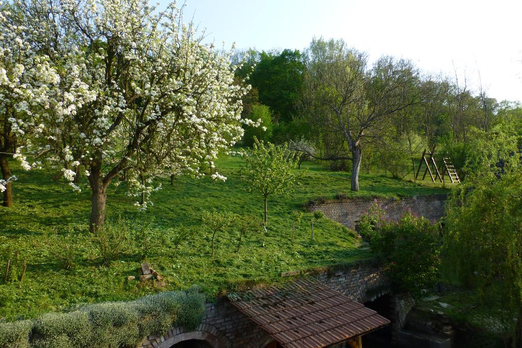 Appartamento Pod Králičím vrchem Milovice  Esterno foto